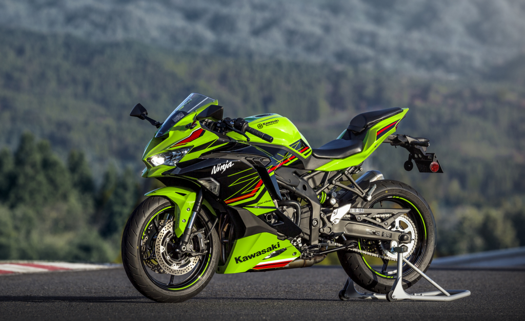 2023 Kawasaki Ninja ZX-4R vs Ninja 400: Five Key Differences