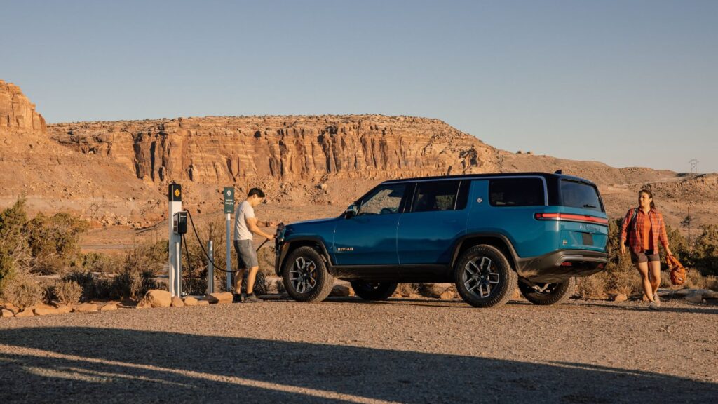 10 Ways The Rivian R1S Is Better Than The Tesla Model X