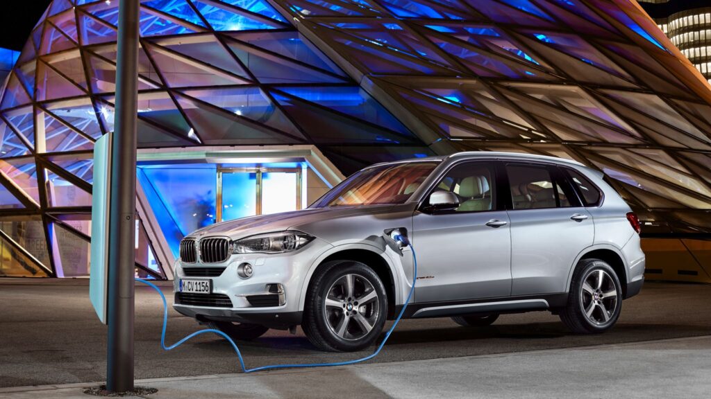 BMW And Other Automakers Calling On Europe To Cancel 2035 ICE Ban