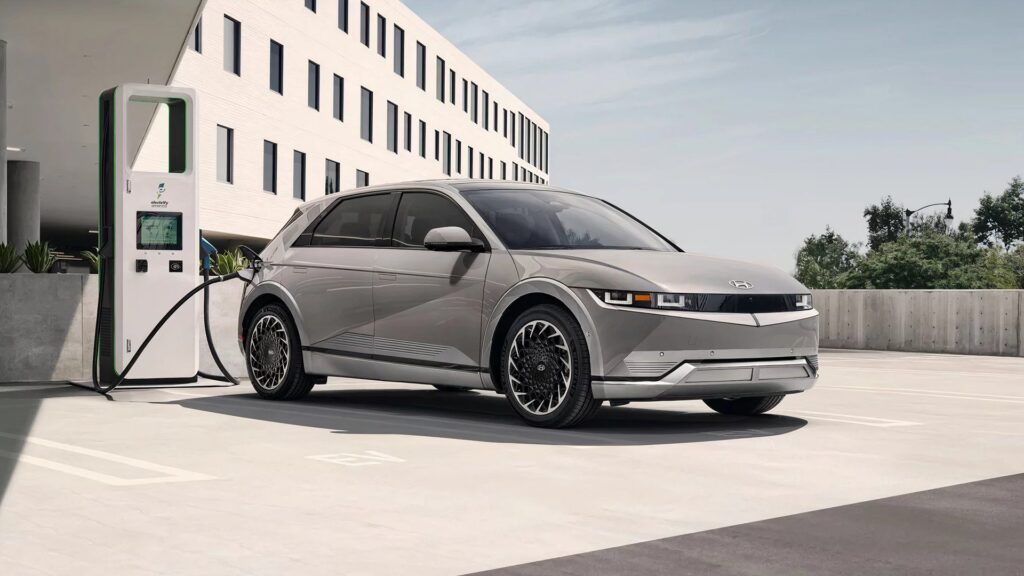 How Artificial Intelligence Will Prevent Cars From Being Hacked