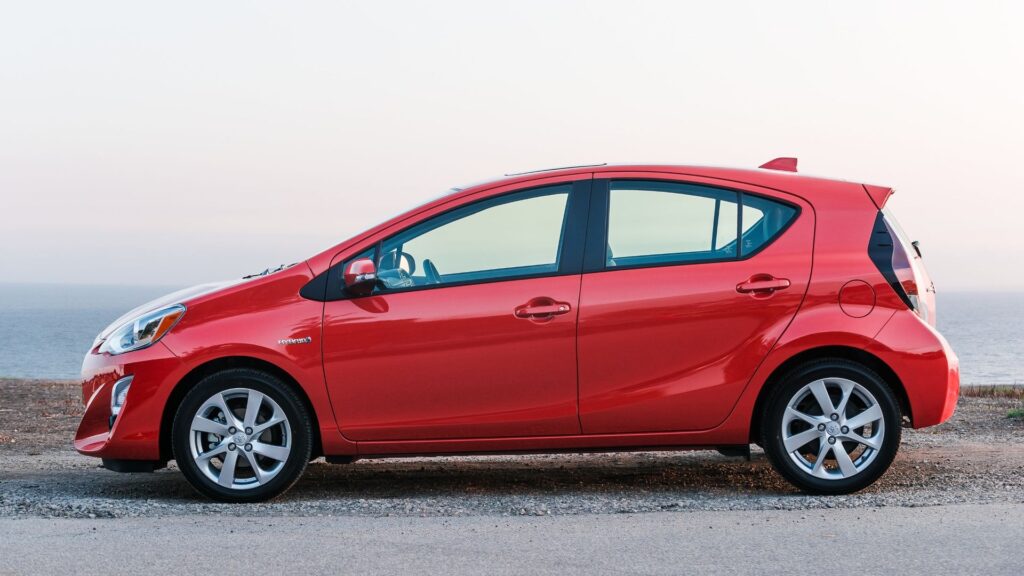 Best Used Hybrid Under $15,000 With Excellent Fuel Economy