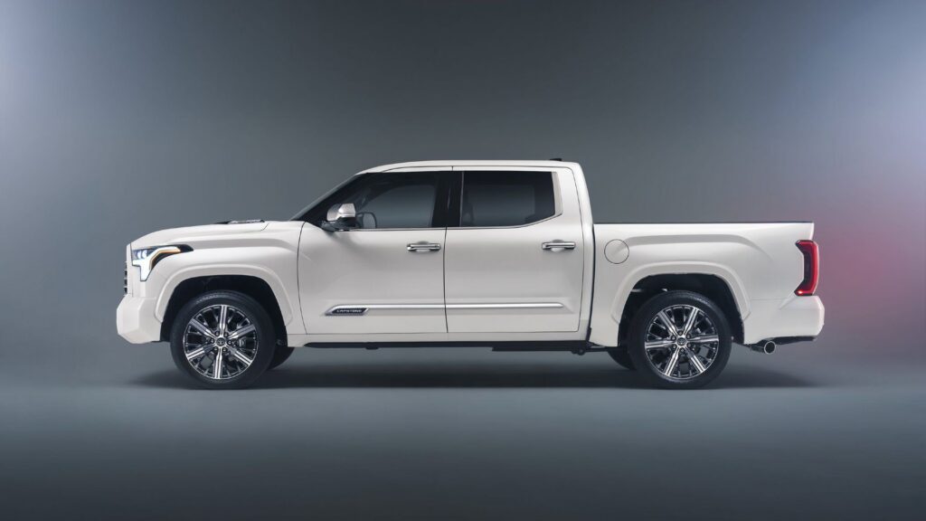 The Only Japanese Hybrid With A Range Of Over 700 Miles