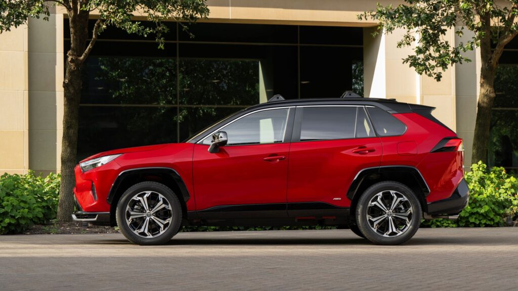 Why This Plug-in Hybrid SUV Is The Most Versatile Choice For You