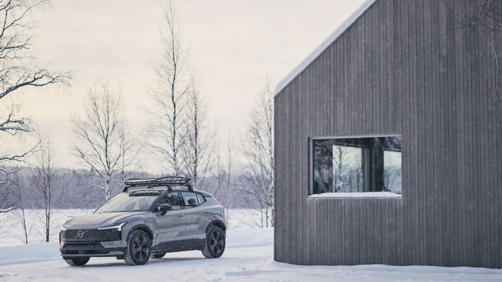 The Key Differences Between The Volvo EX30 And The EX30 Cross Country