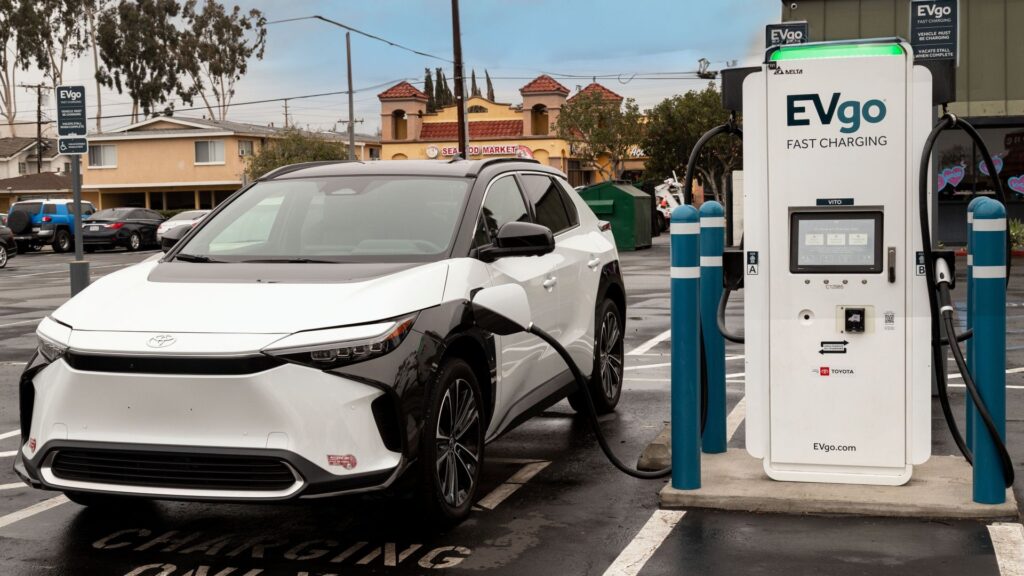 Toyota Opens First DC Quick Chargers With EVgo, With Spectacular Capabilities