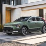 This Two-Row Hybrid SUV Would possibly Simply Be The Final Household Automobile In 2025