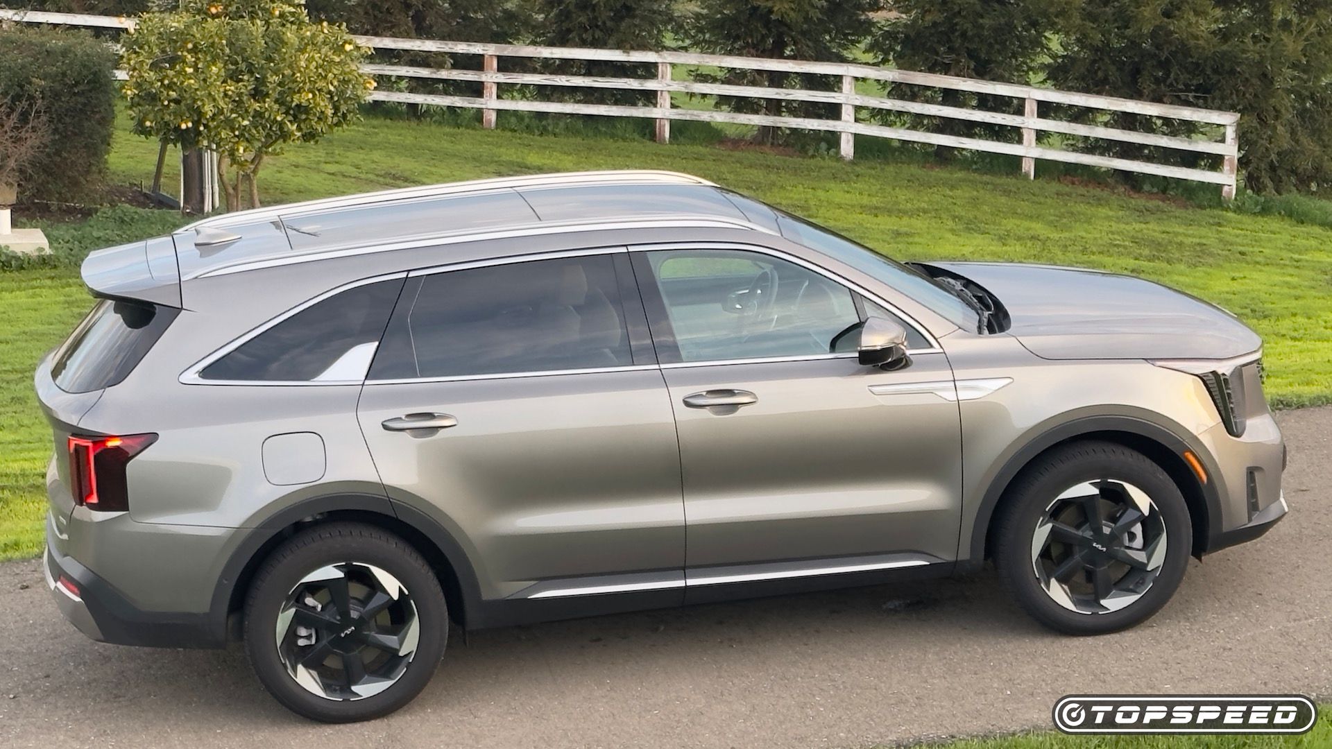Why The Kia Sorento PHEV Would possibly Be The Smartest Alternative For Rising Households