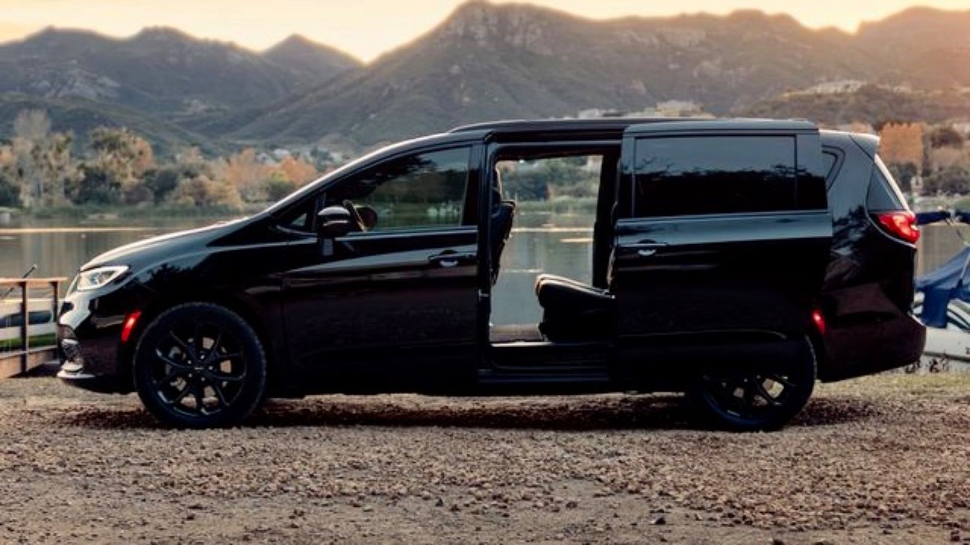 Here is Why This Plug-In Hybrid Is The One-Cease Household Automotive For 2025